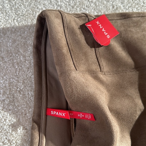 🌸 NWT SPANX Luxurious Faux Suede Leggings Tan Camel size Small {Sold Out} - Picture 12 of 15
